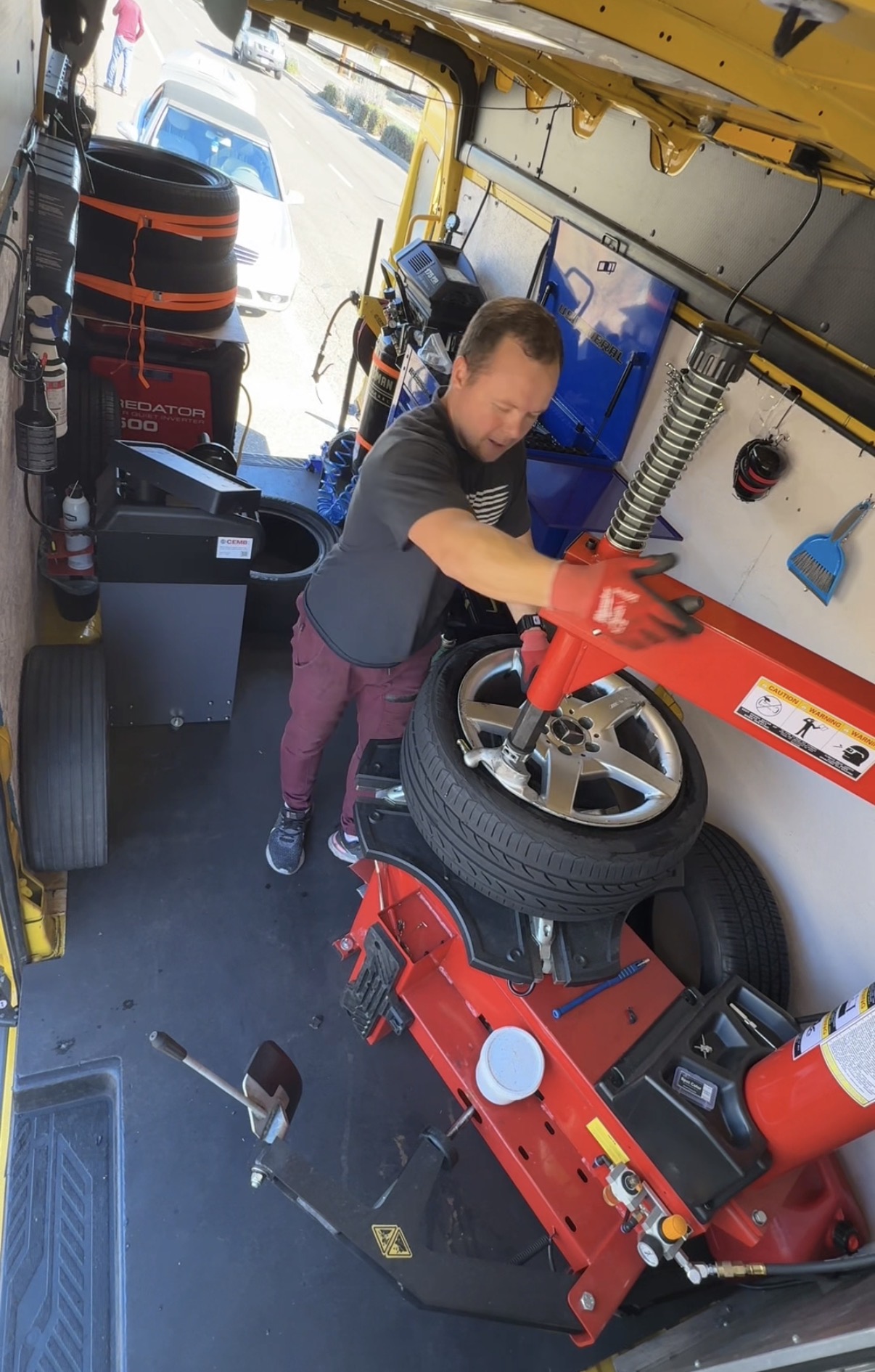 Roadside tire change case 2